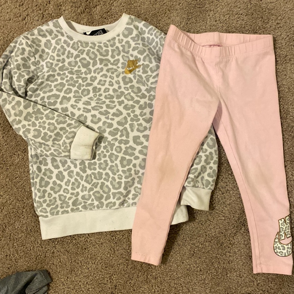 Nike 4T outfit. Fair condition. Light staining on knees.